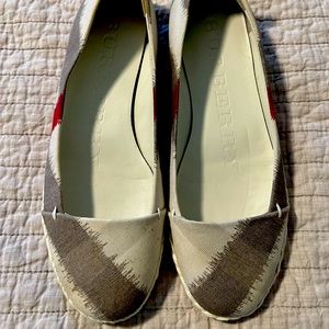 Burberry canvas flats